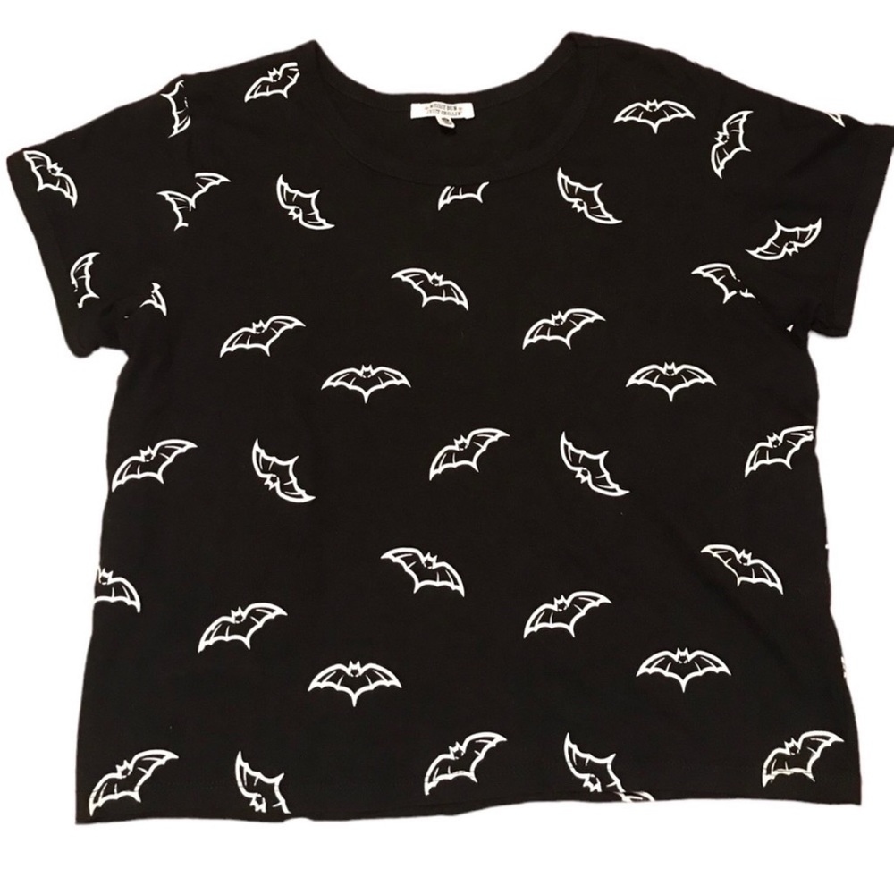 Messy Bun Glow in Dark All Over Bat Crop Top M ZF